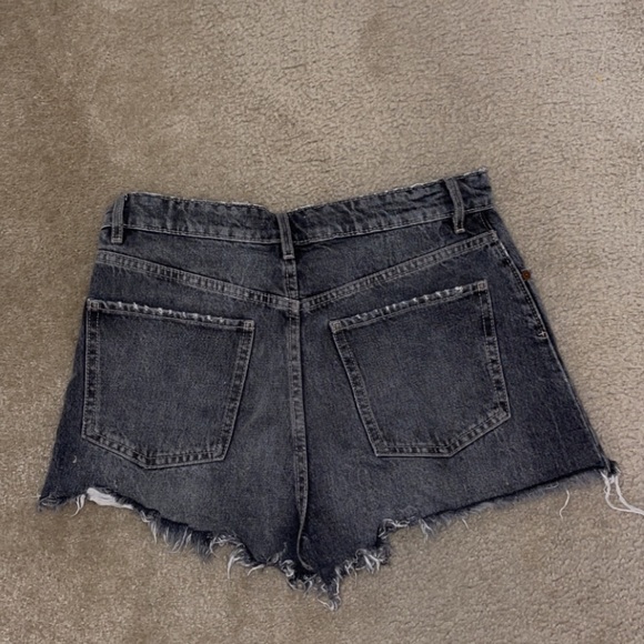 Zara Frayed High Waisted Grey Jean Shorts - Picture 3 of 9